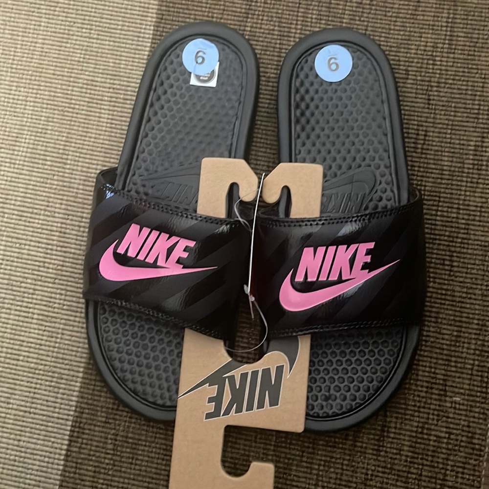 Nike Women’s Benassi JDI